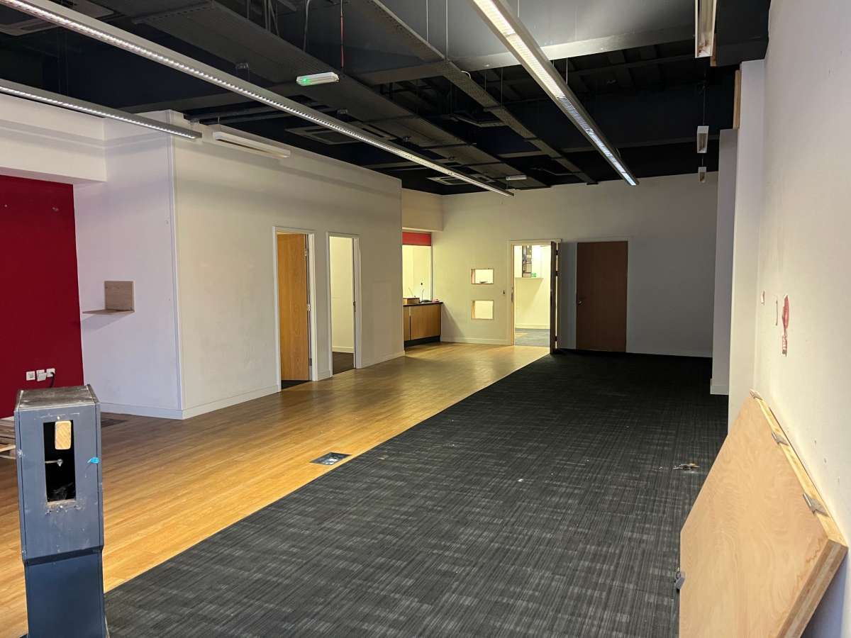 Retail/Shop in Exmouth - photo 4