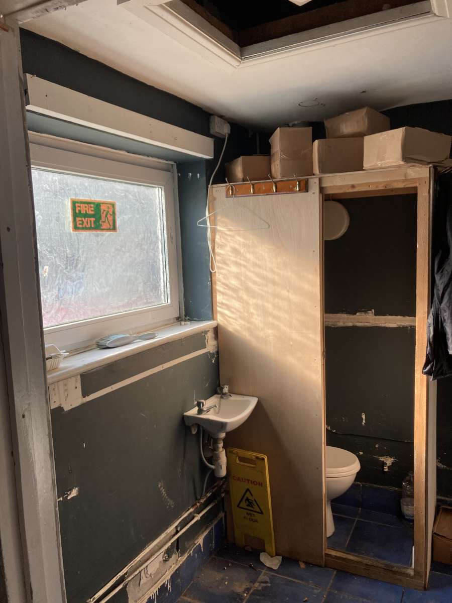 Retail/Shop in Ashford - photo 2