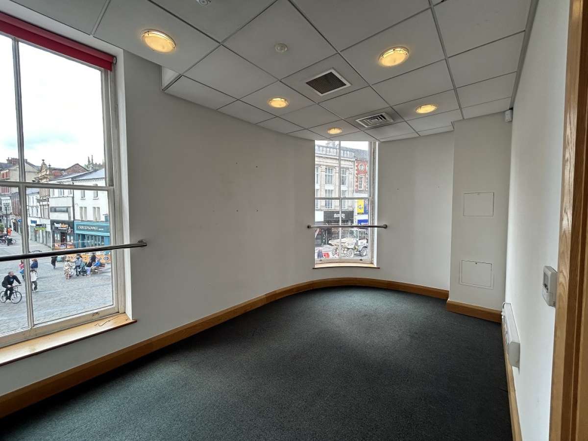 Retail/Shop in Derby - photo 2