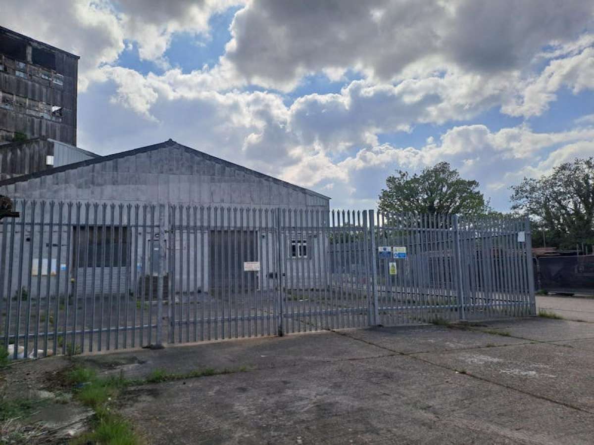 Storage in Upper Beeding - photo 4