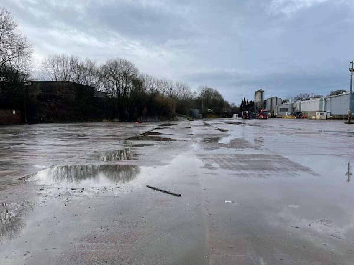 Storage in Wolverhampton - photo 3