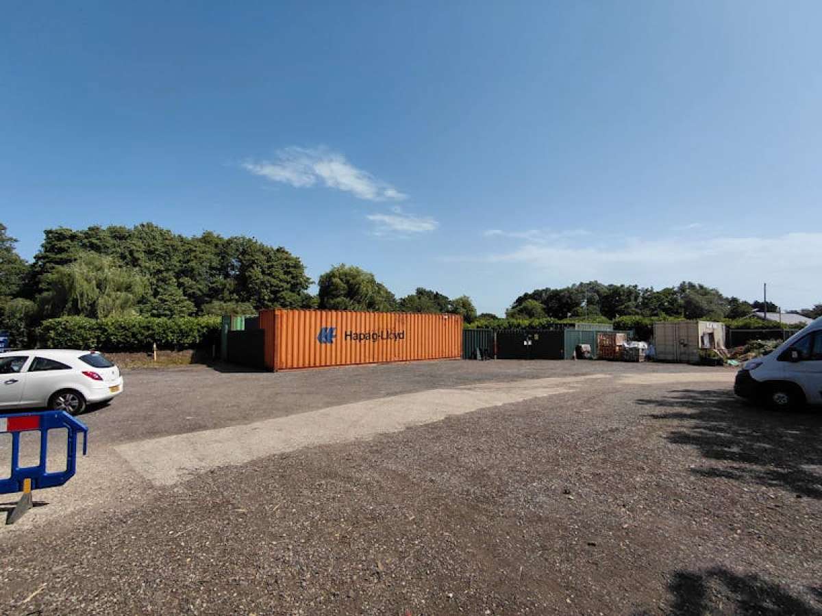 Storage in Romsey - photo 4
